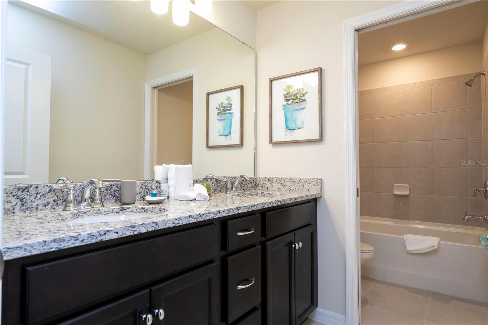 WINDSOR ISLAND RESIDENCE PH 3 - Residential