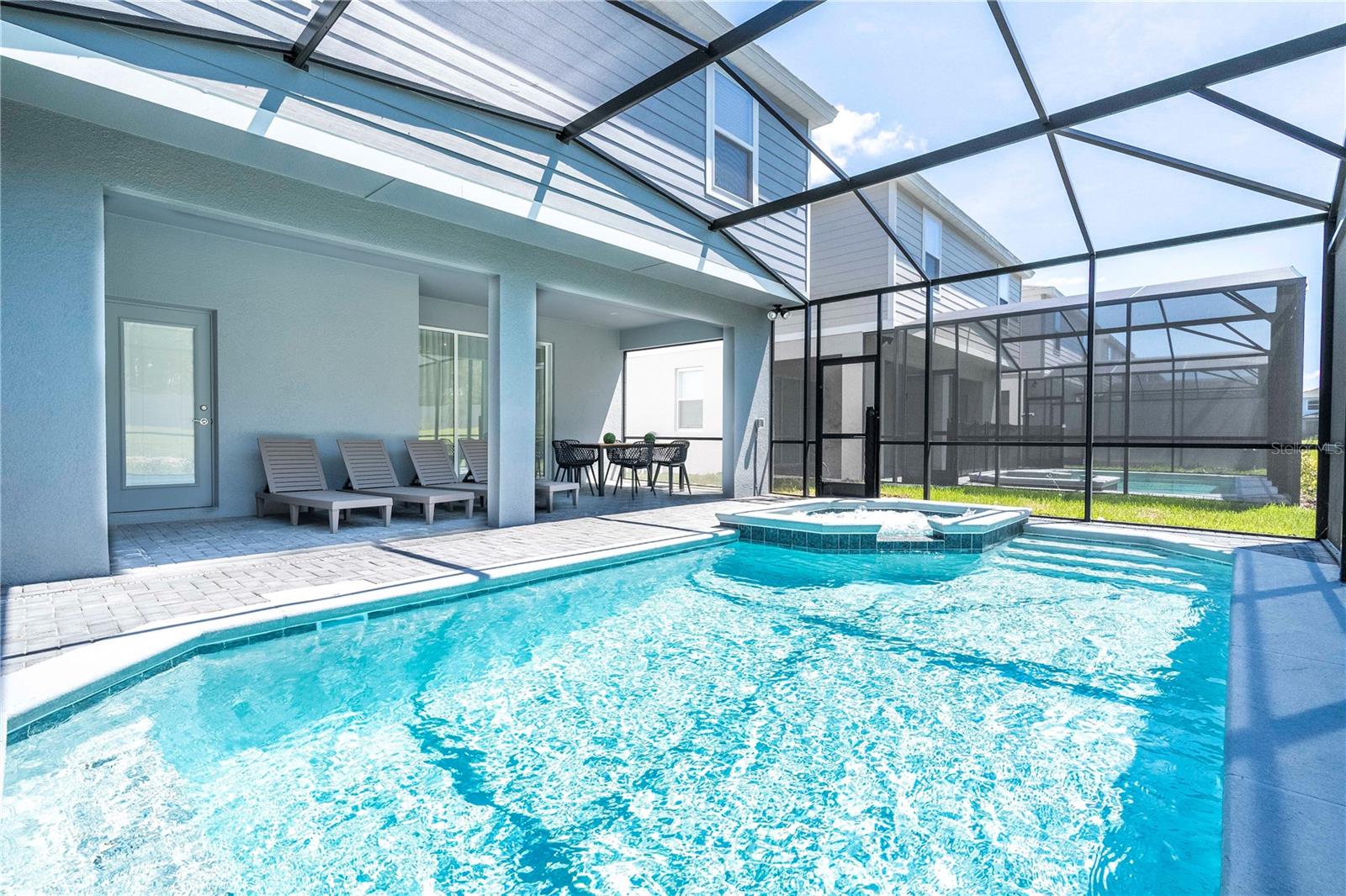 WINDSOR ISLAND RESIDENCE PH 3 - Residential