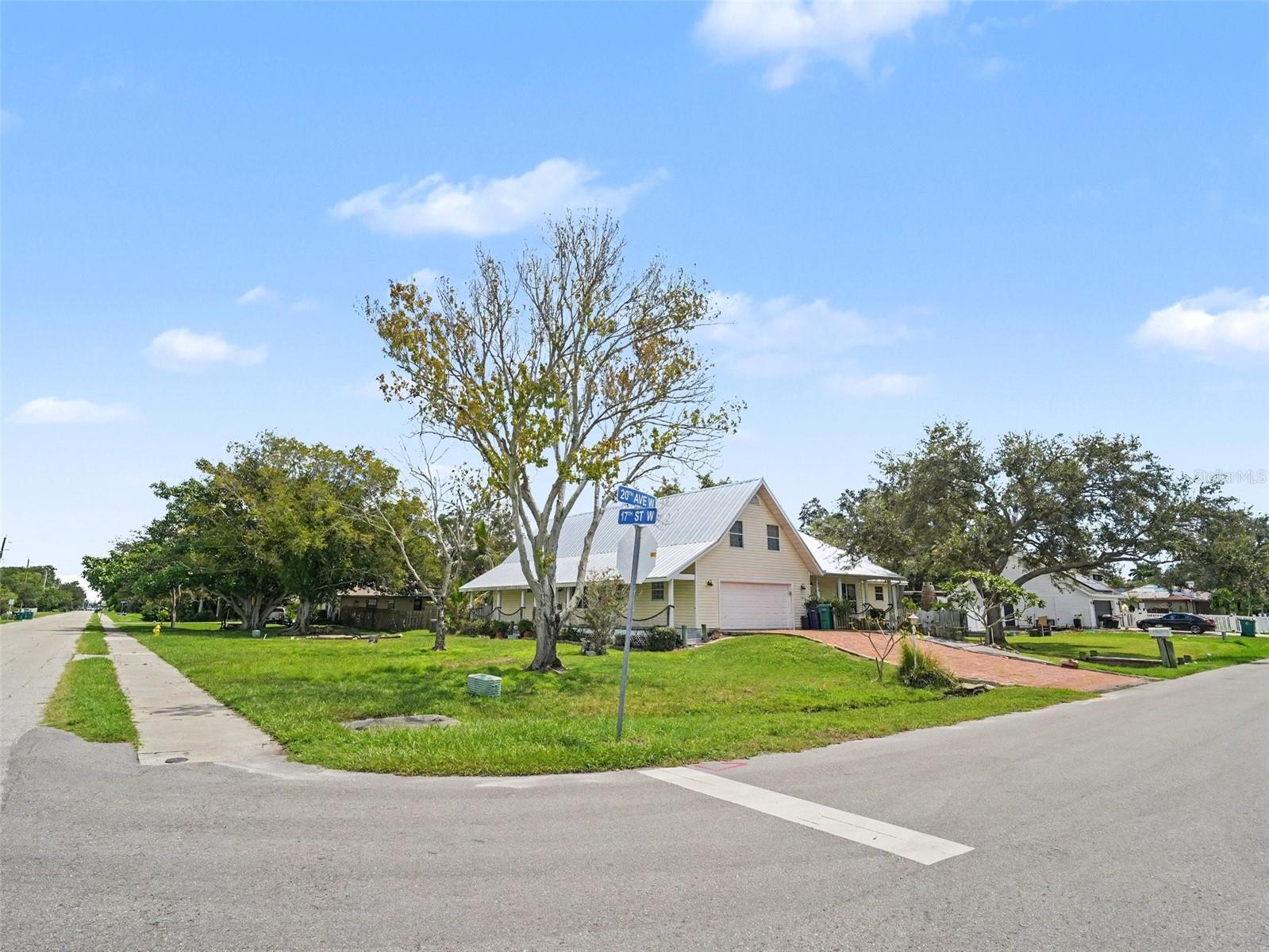 1612 20TH AVENUE W