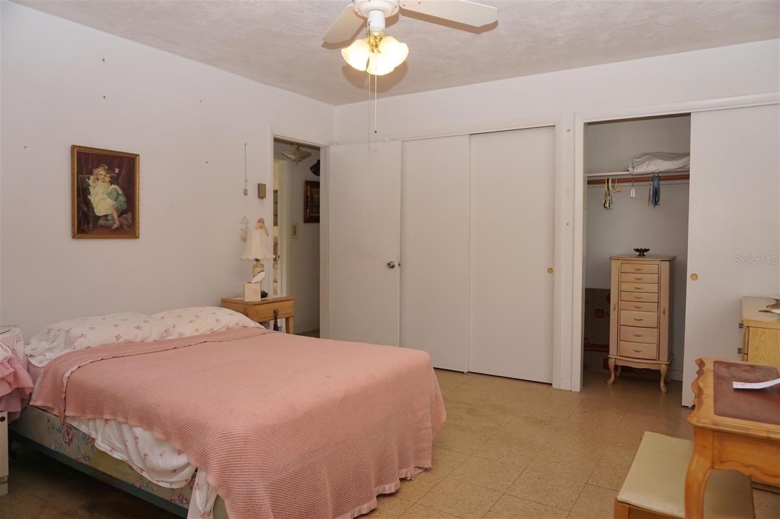 BEVERLY HILLS UNIT 02 - Residential