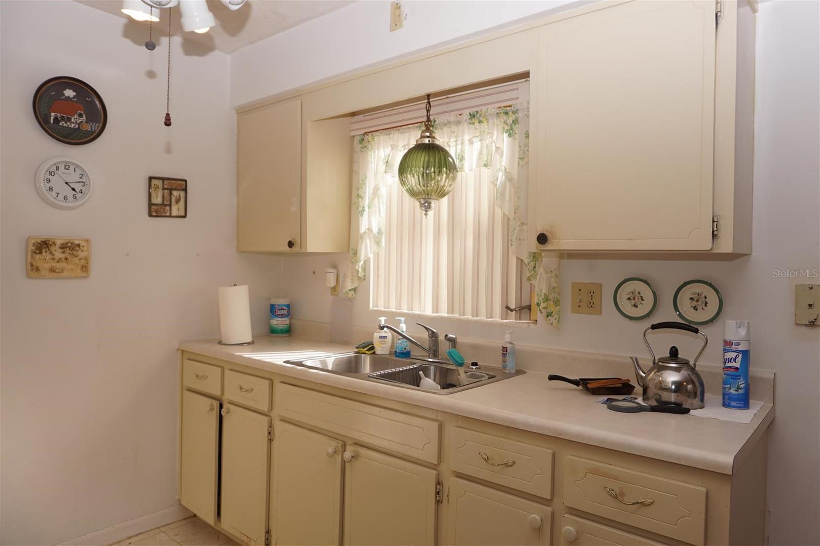 BEVERLY HILLS UNIT 02 - Residential