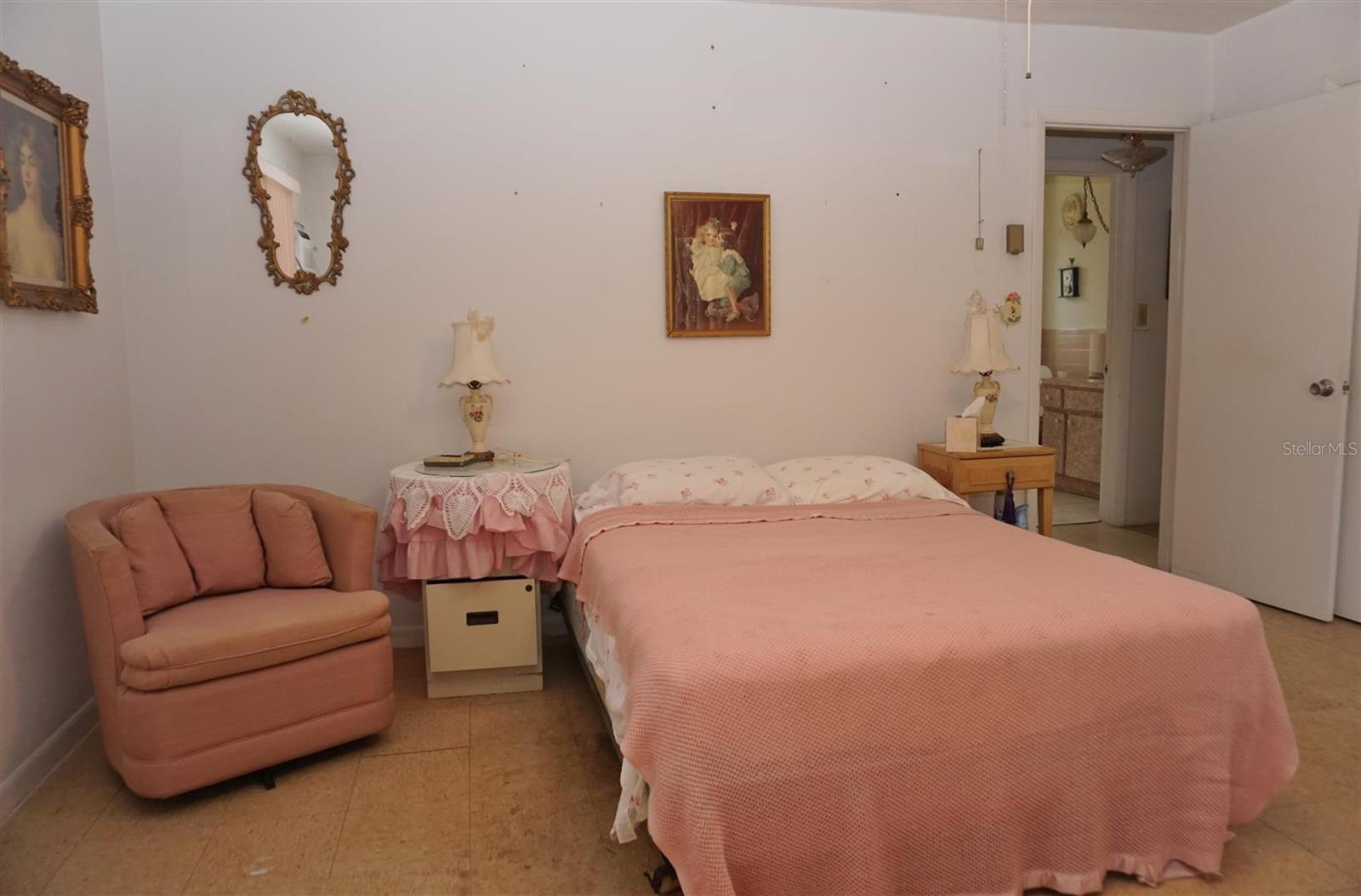 BEVERLY HILLS UNIT 02 - Residential