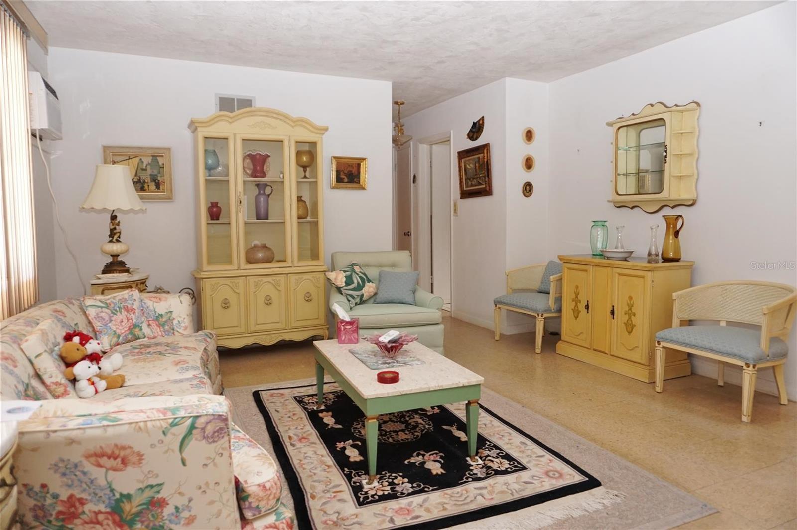 BEVERLY HILLS UNIT 02 - Residential