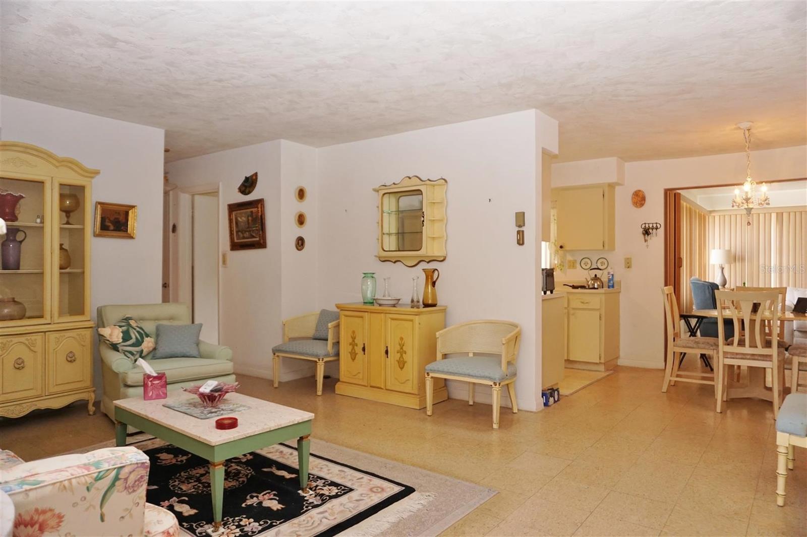 BEVERLY HILLS UNIT 02 - Residential