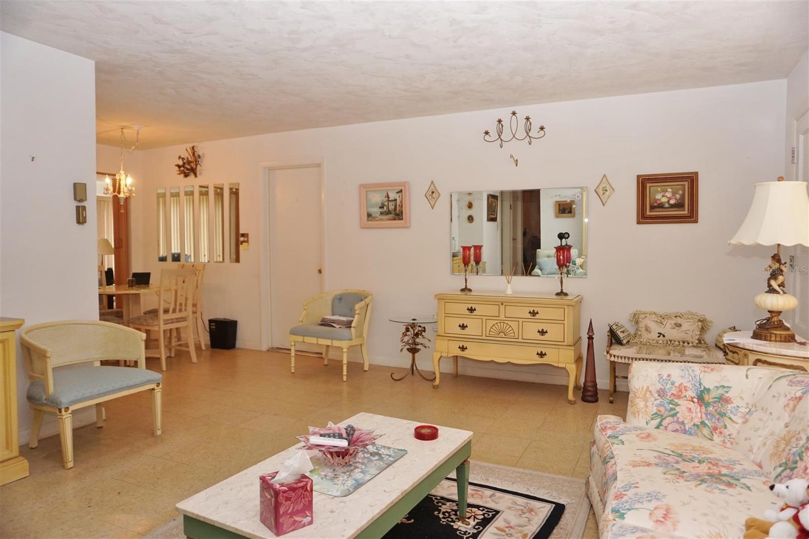 BEVERLY HILLS UNIT 02 - Residential