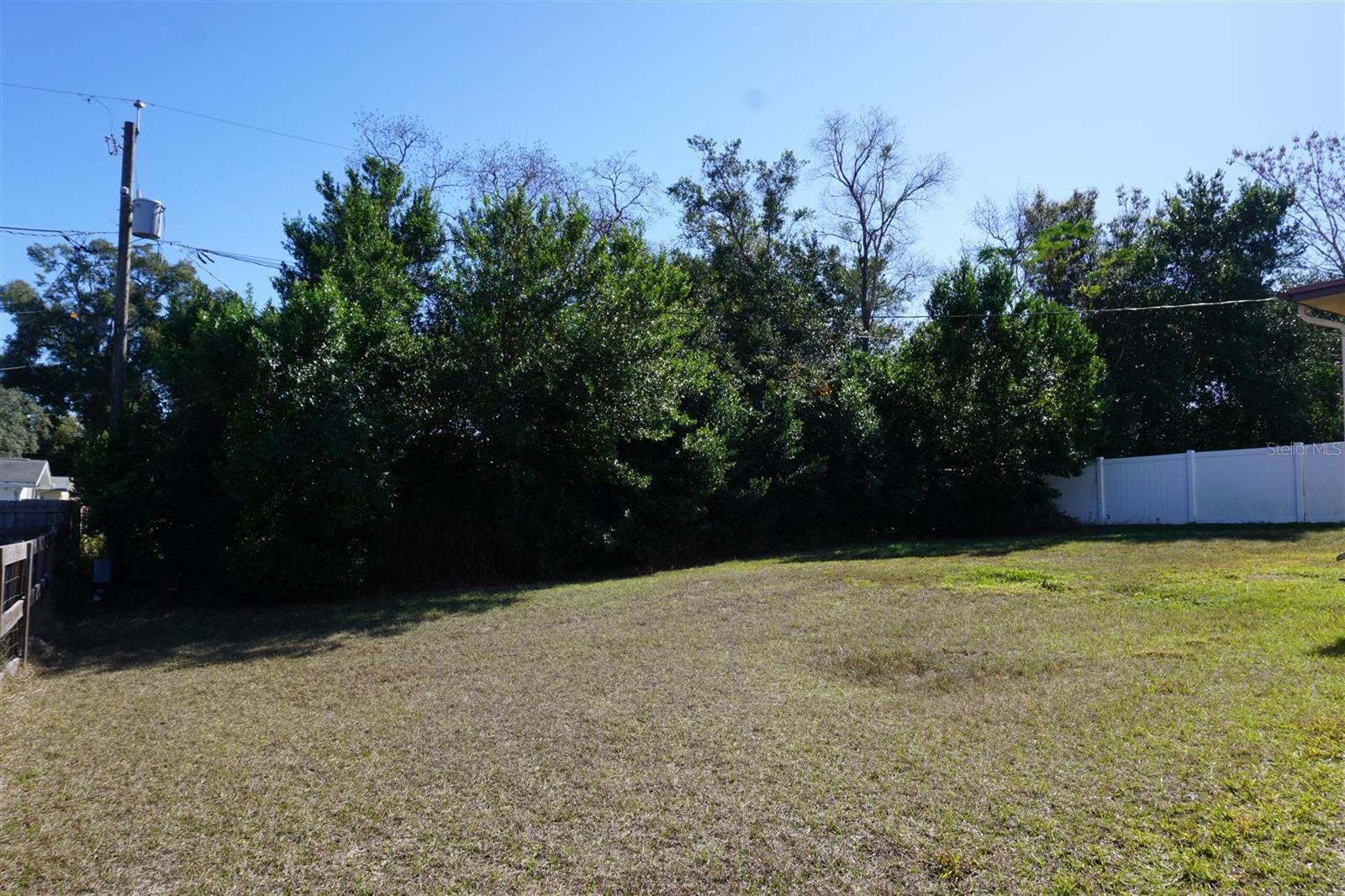 BEVERLY HILLS UNIT 02 - Residential