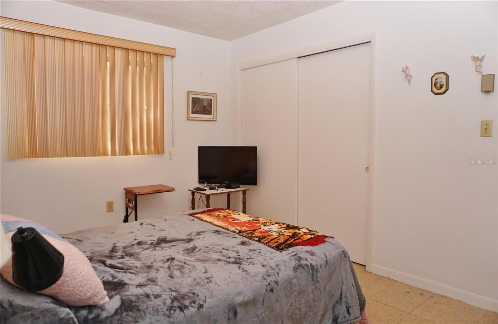 BEVERLY HILLS UNIT 02 - Residential