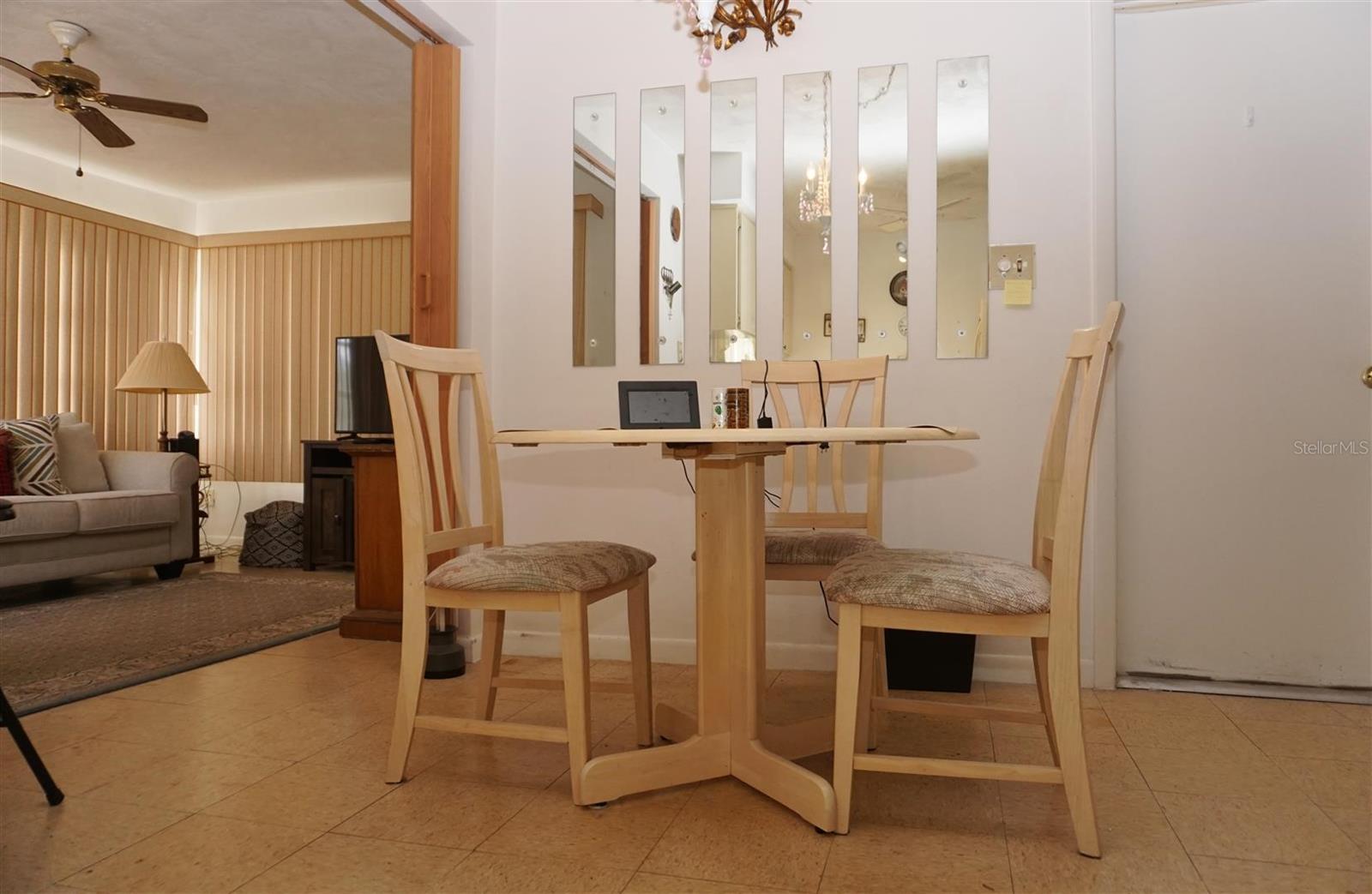 BEVERLY HILLS UNIT 02 - Residential