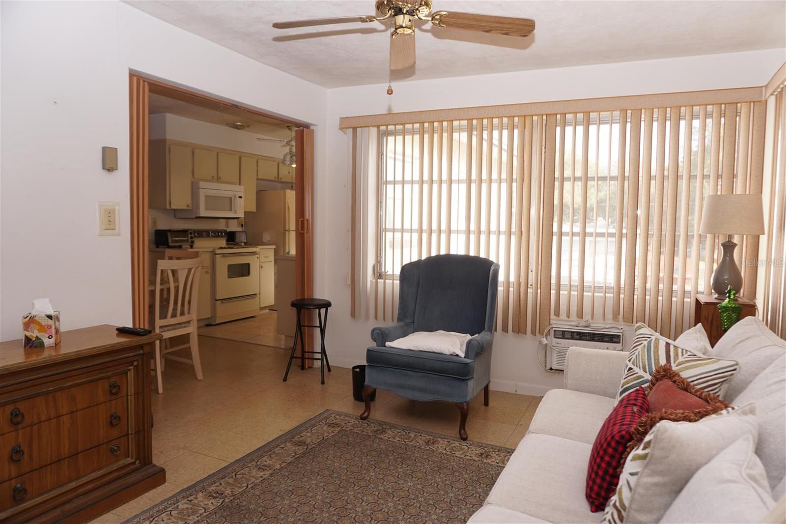 BEVERLY HILLS UNIT 02 - Residential