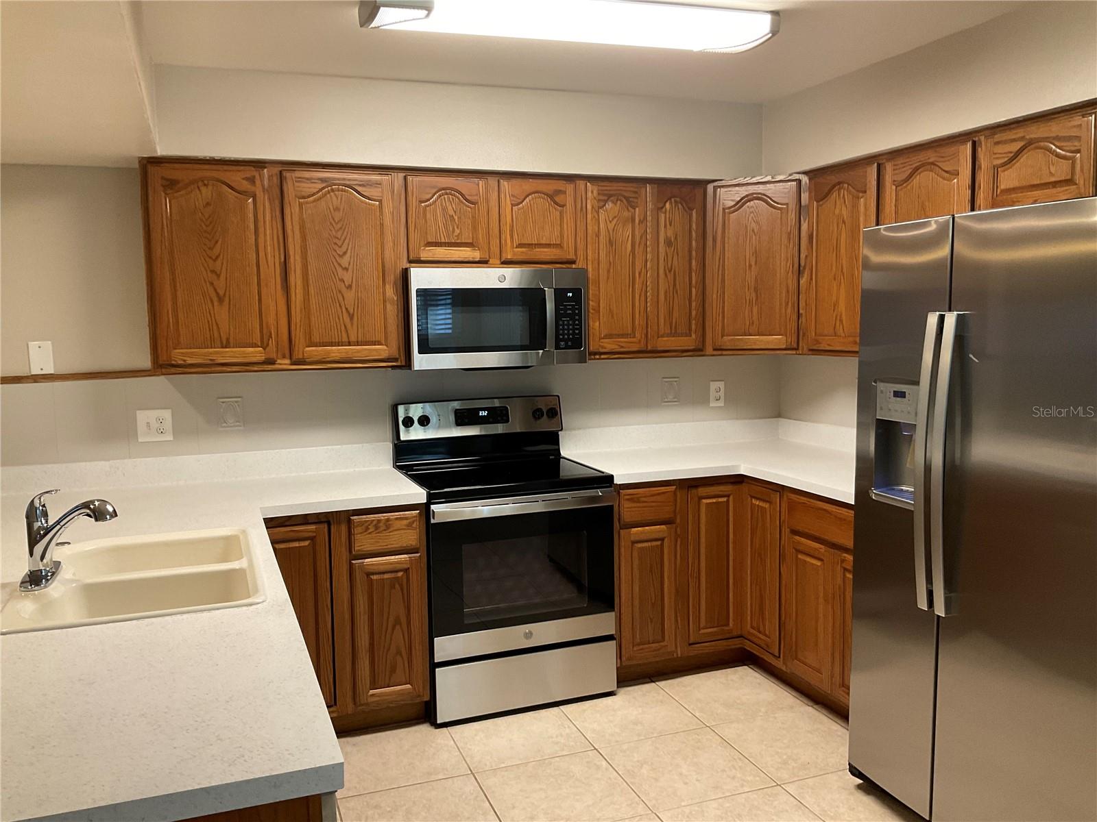 BLOOMINGDALE SEC L UNIT - Residential Lease