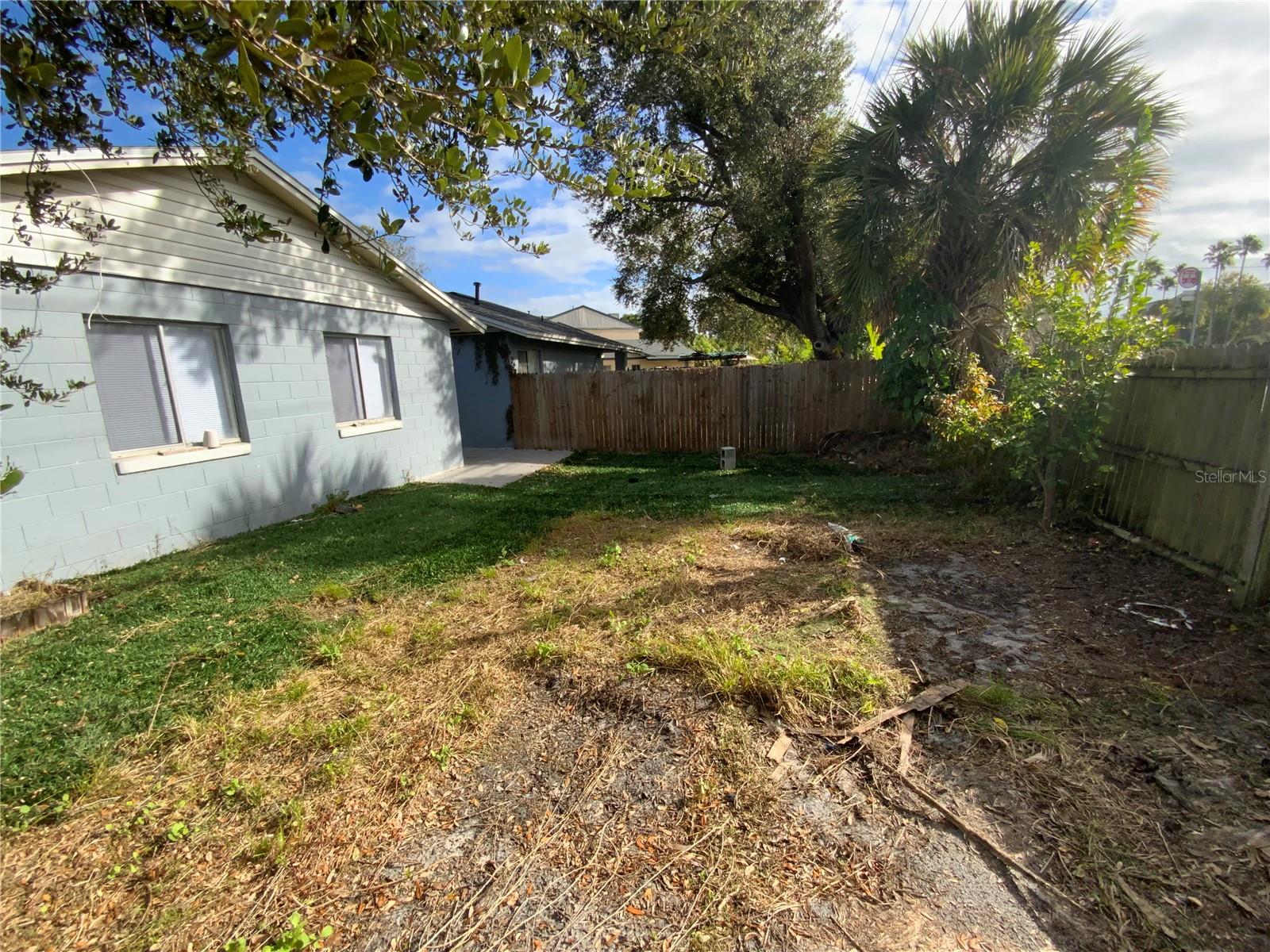 FLORIDA CENTER WINDHOVER RESIDENCE - Residential Lease