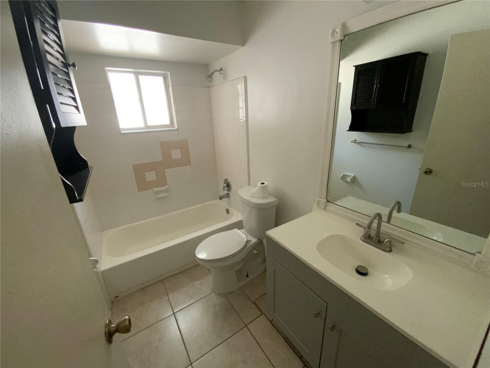 FLORIDA CENTER WINDHOVER RESIDENCE - Residential Lease