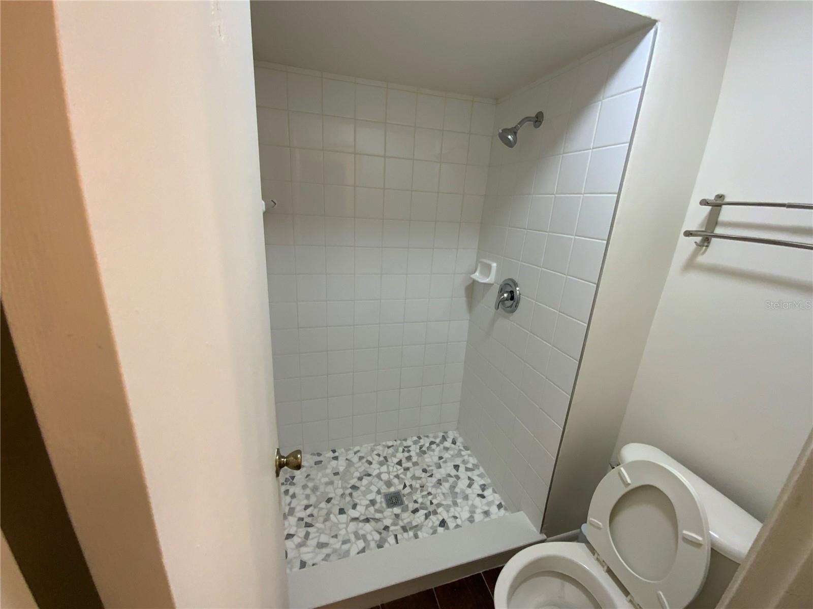 FLORIDA CENTER WINDHOVER RESIDENCE - Residential Lease