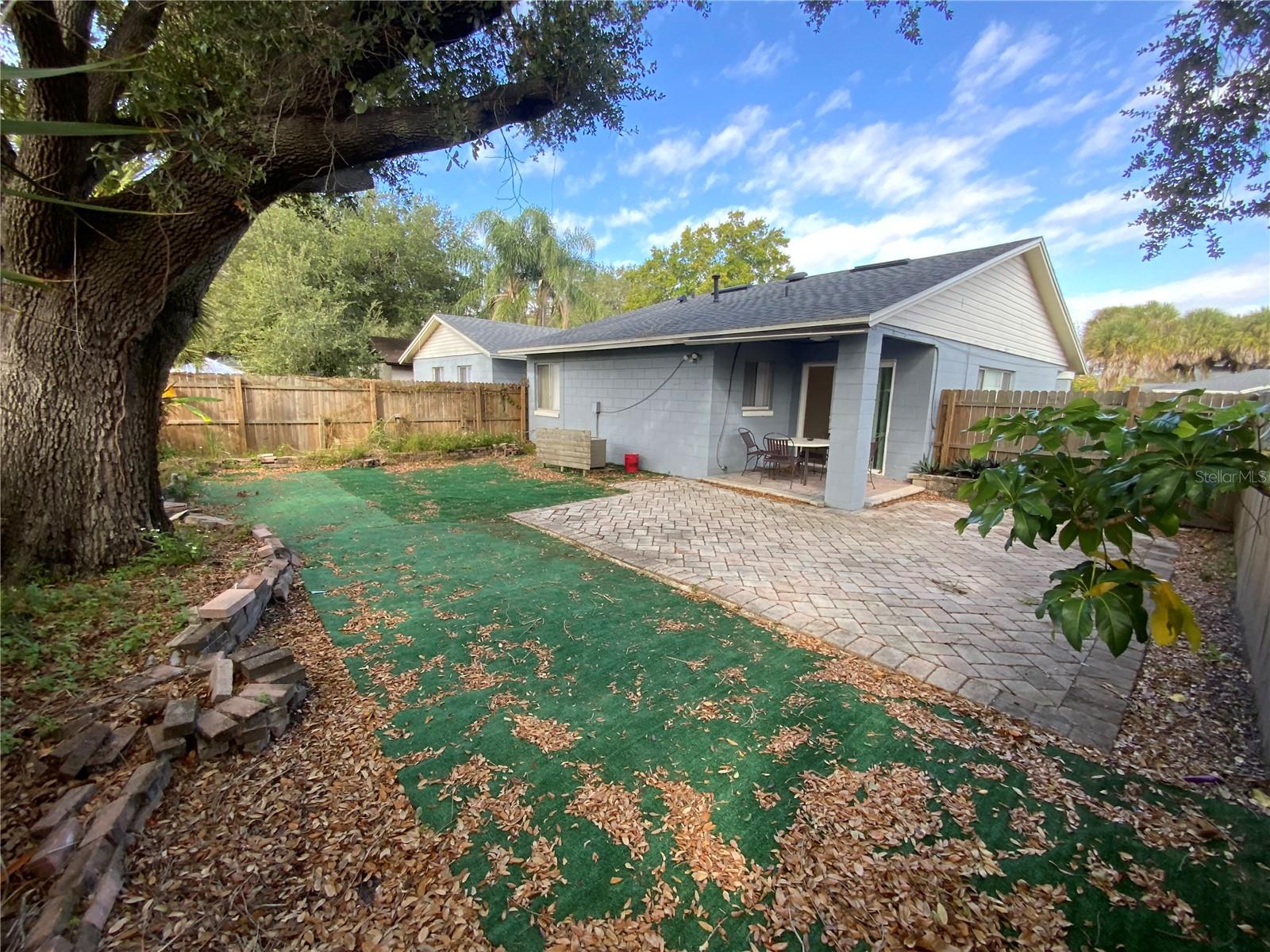 FLORIDA CENTER WINDHOVER RESIDENCE - Residential Lease