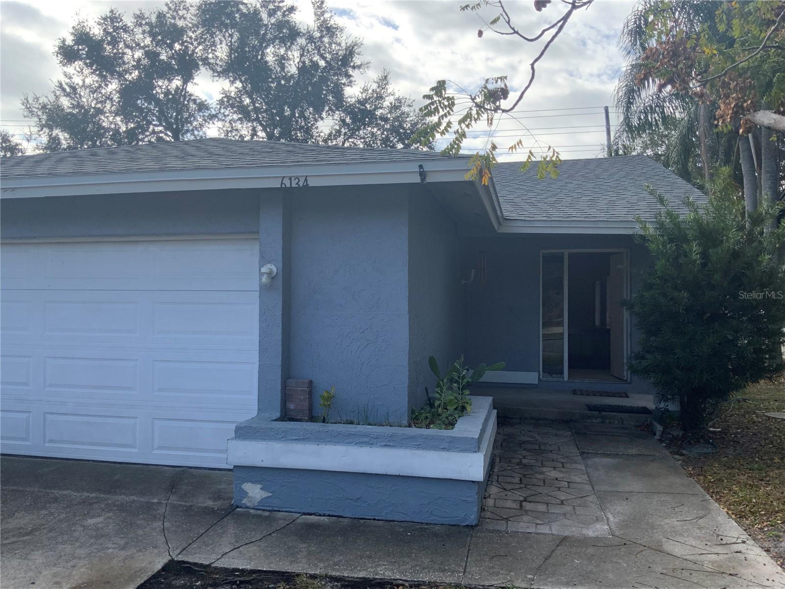 FLORIDA CENTER WINDHOVER RESIDENCE - Residential Lease