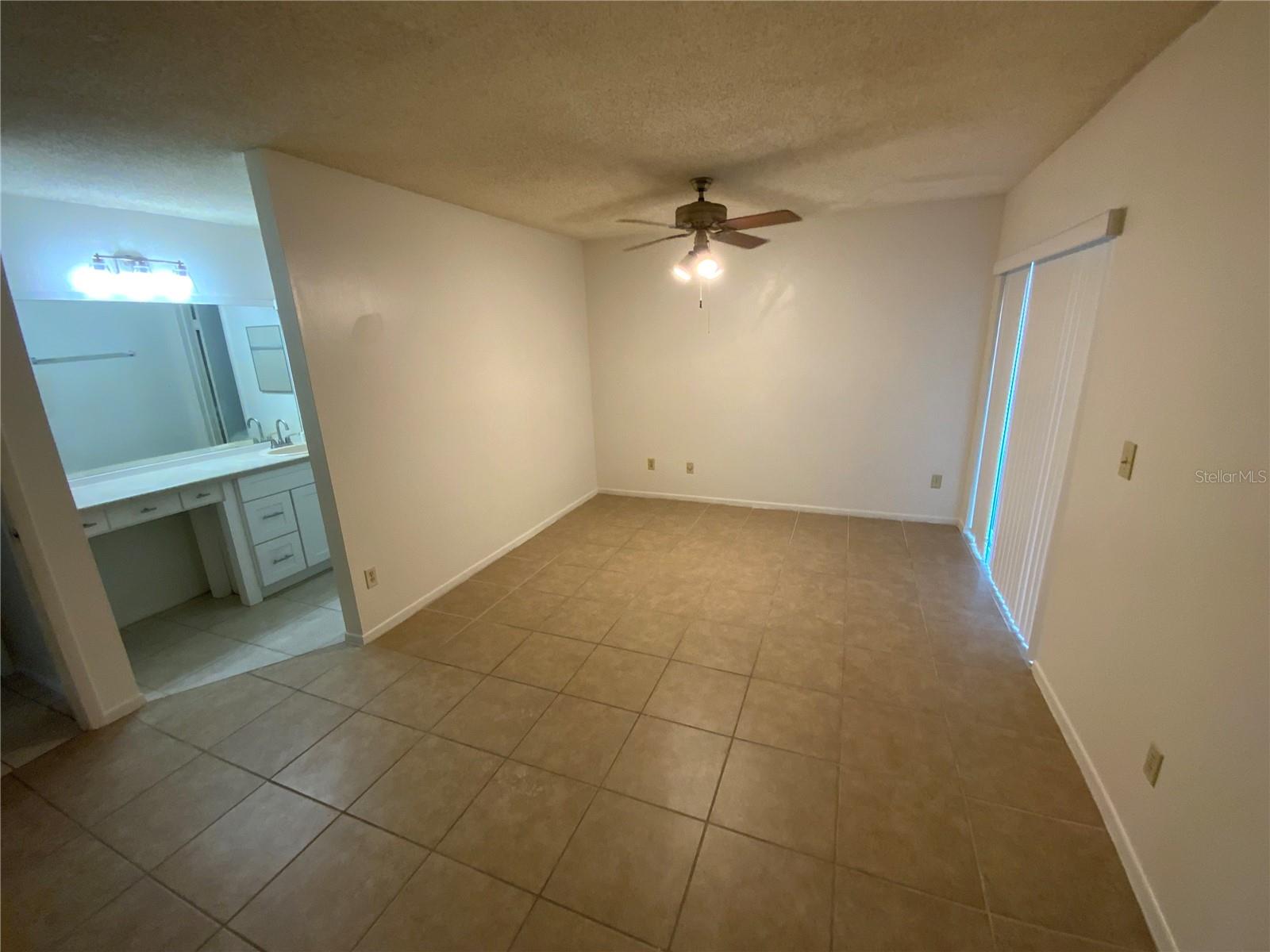 FLORIDA CENTER WINDHOVER RESIDENCE - Residential Lease