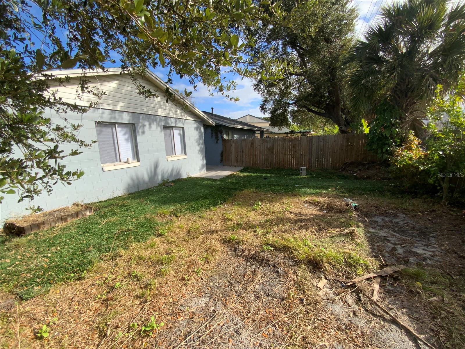 FLORIDA CENTER WINDHOVER RESIDENCE - Residential Lease