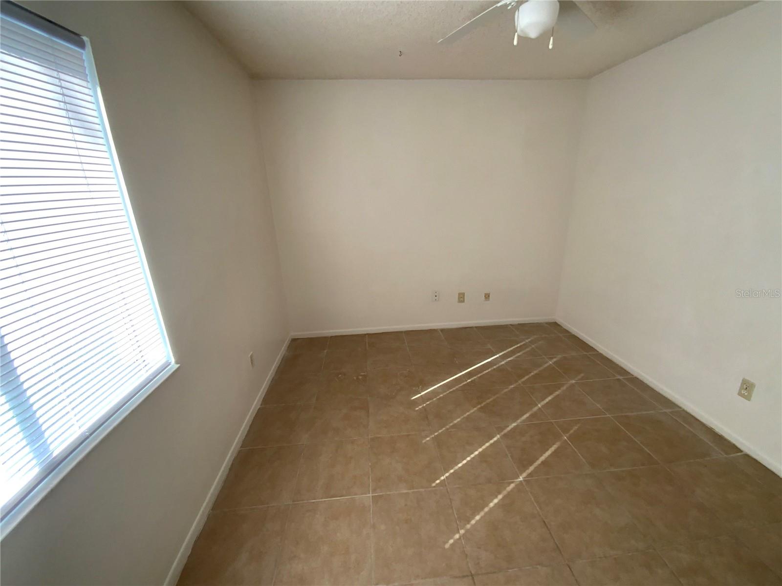 FLORIDA CENTER WINDHOVER RESIDENCE - Residential Lease