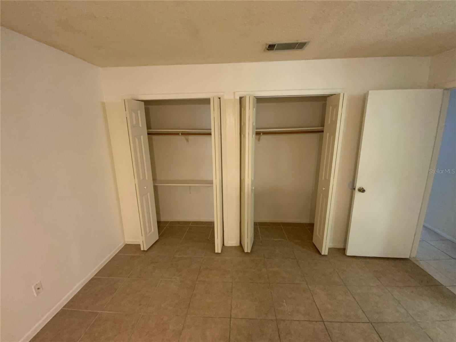 FLORIDA CENTER WINDHOVER RESIDENCE - Residential Lease