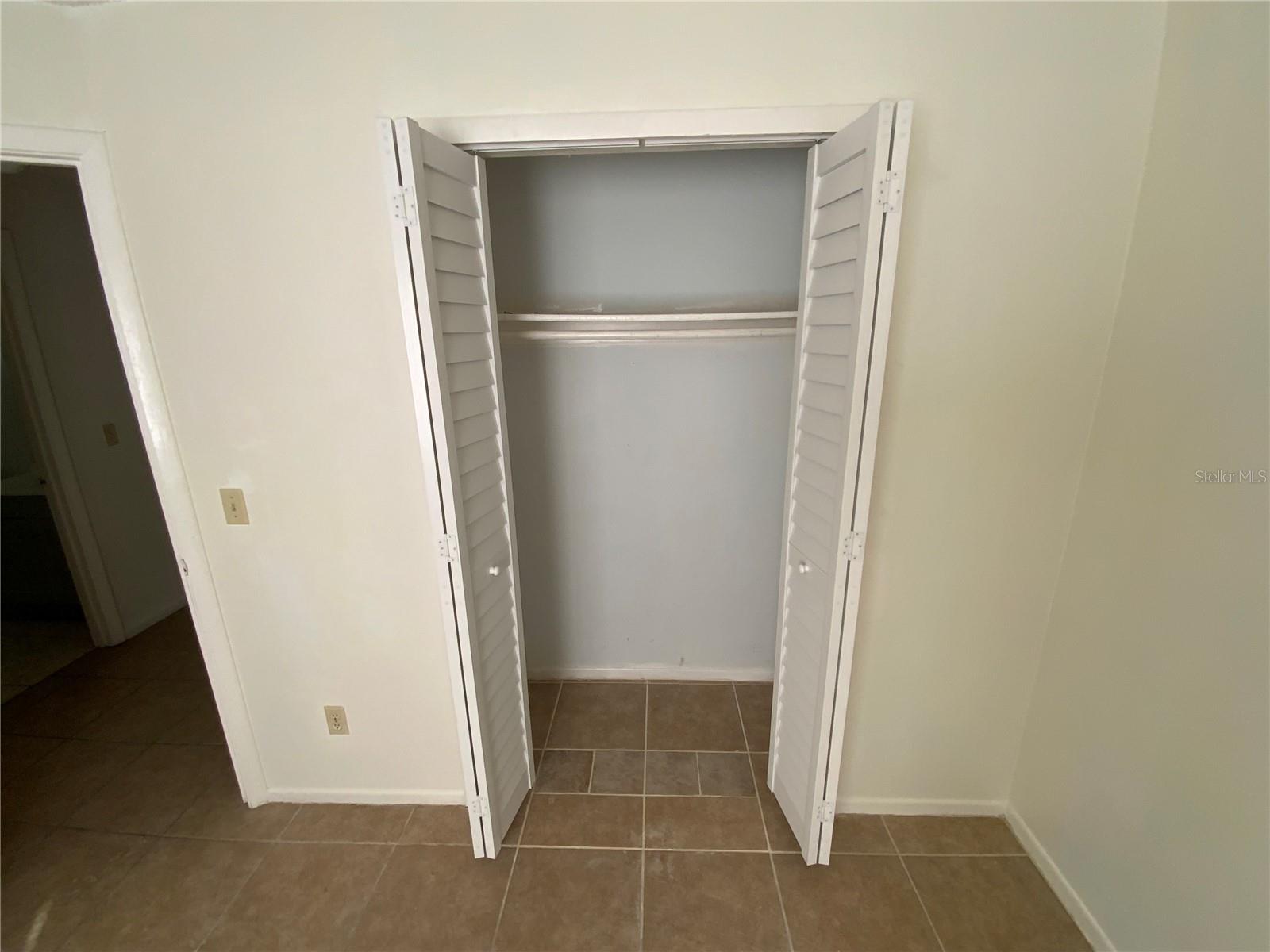 FLORIDA CENTER WINDHOVER RESIDENCE - Residential Lease