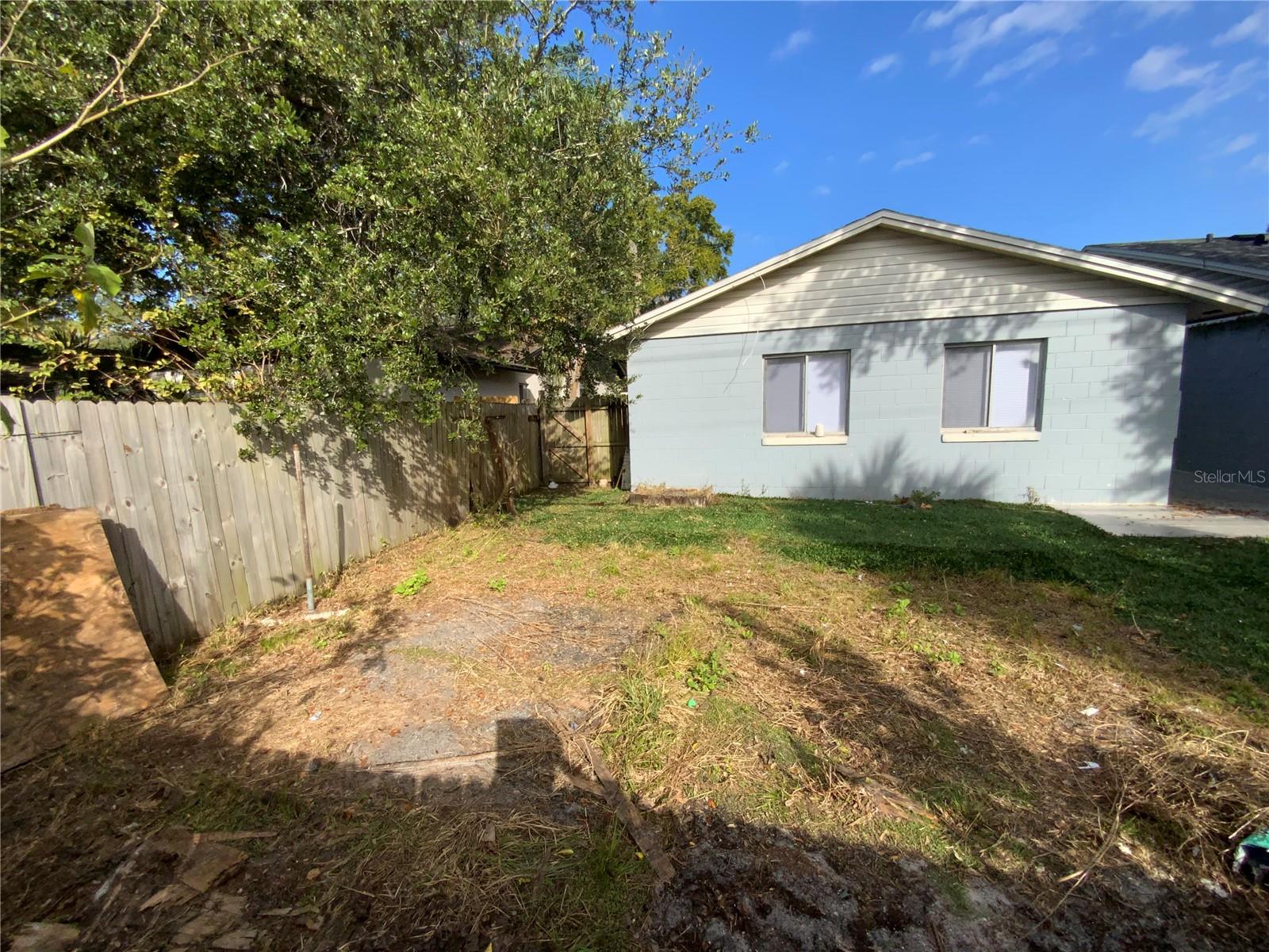 FLORIDA CENTER WINDHOVER RESIDENCE - Residential Lease