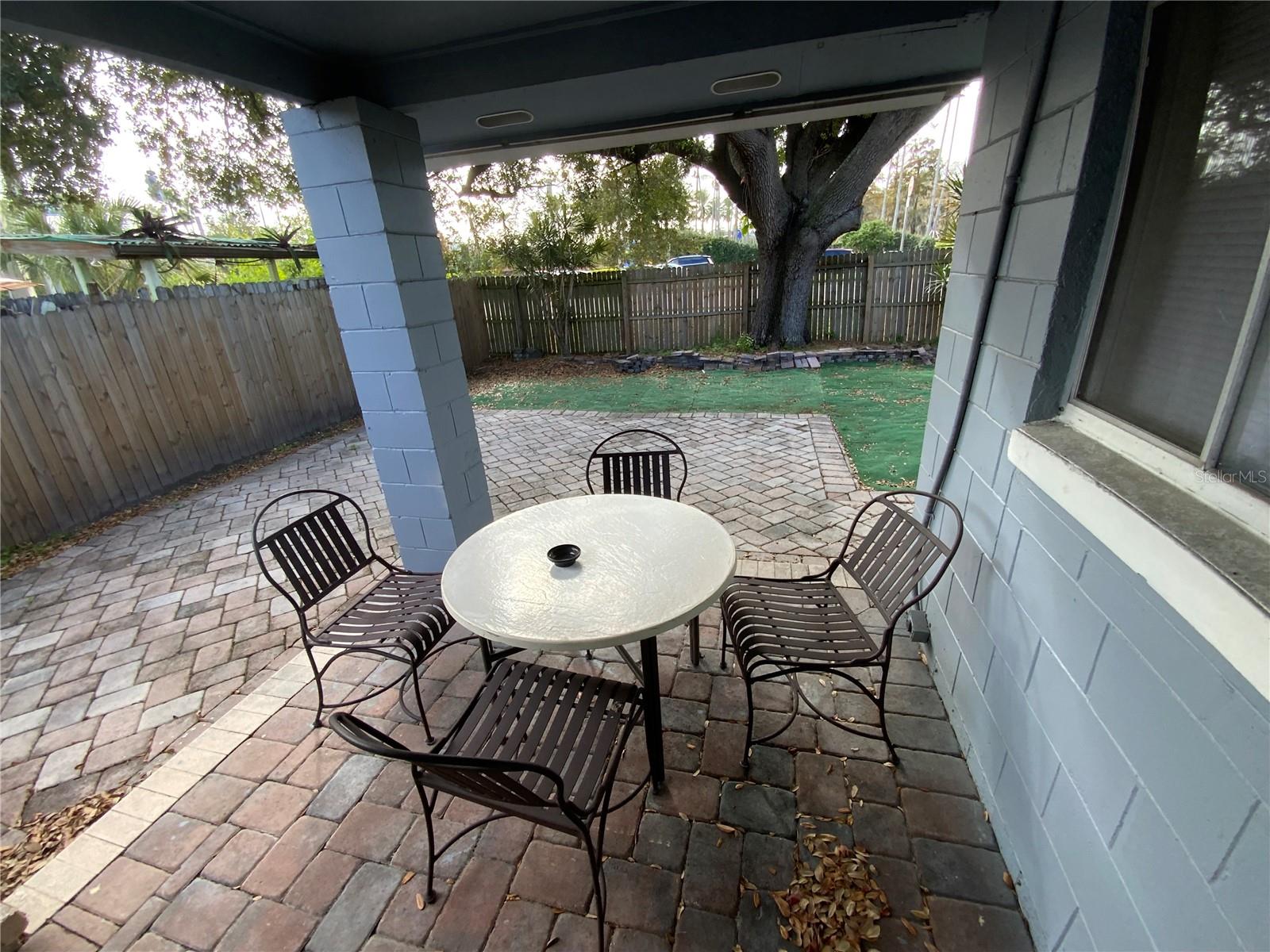 FLORIDA CENTER WINDHOVER RESIDENCE - Residential Lease