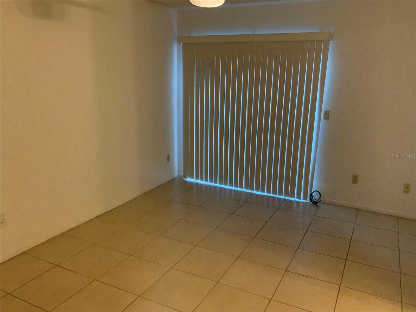 FLORIDA CENTER WINDHOVER RESIDENCE - Residential Lease