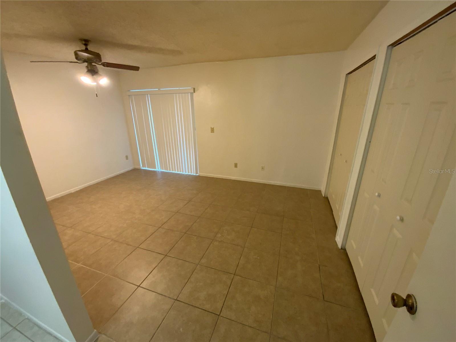 FLORIDA CENTER WINDHOVER RESIDENCE - Residential Lease