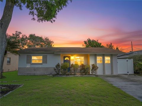 Photo of 5519 17th Avenue N, St Petersburg, FL 33710 (MLS # TB8485707)