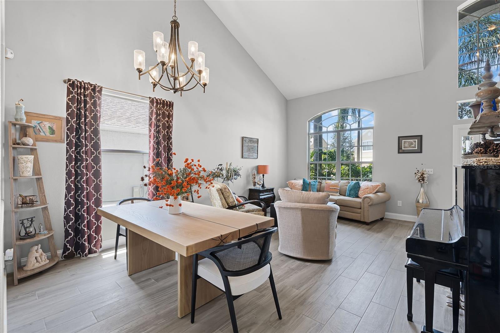 4027 LAKESIDE RESERVE COURT