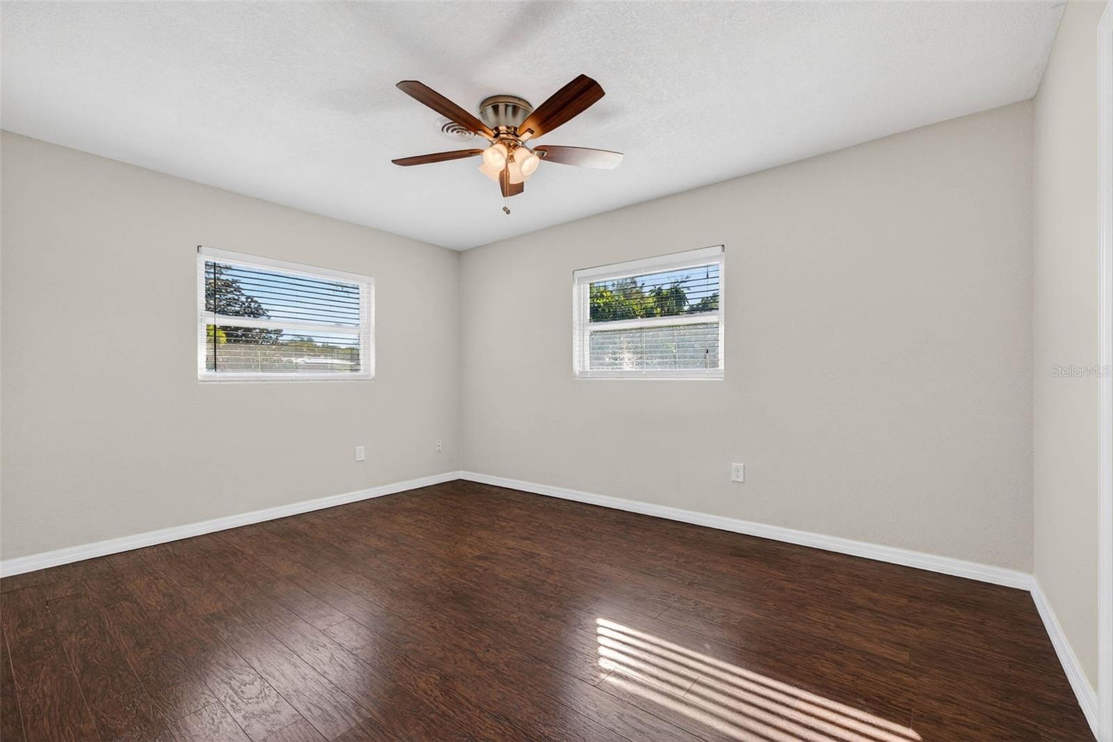 OAK LAKE ESTATES - Residential