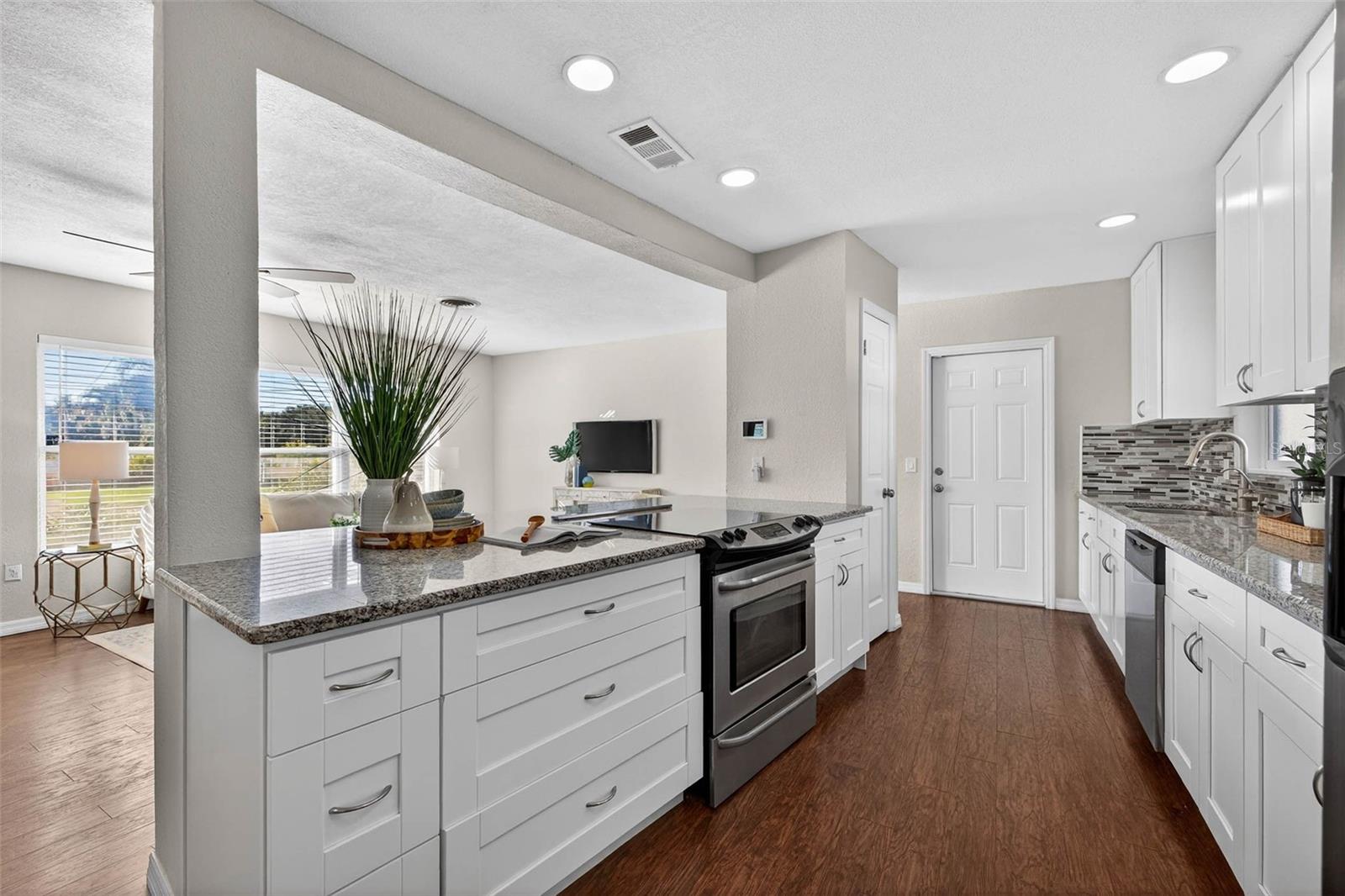 OAK LAKE ESTATES - Residential