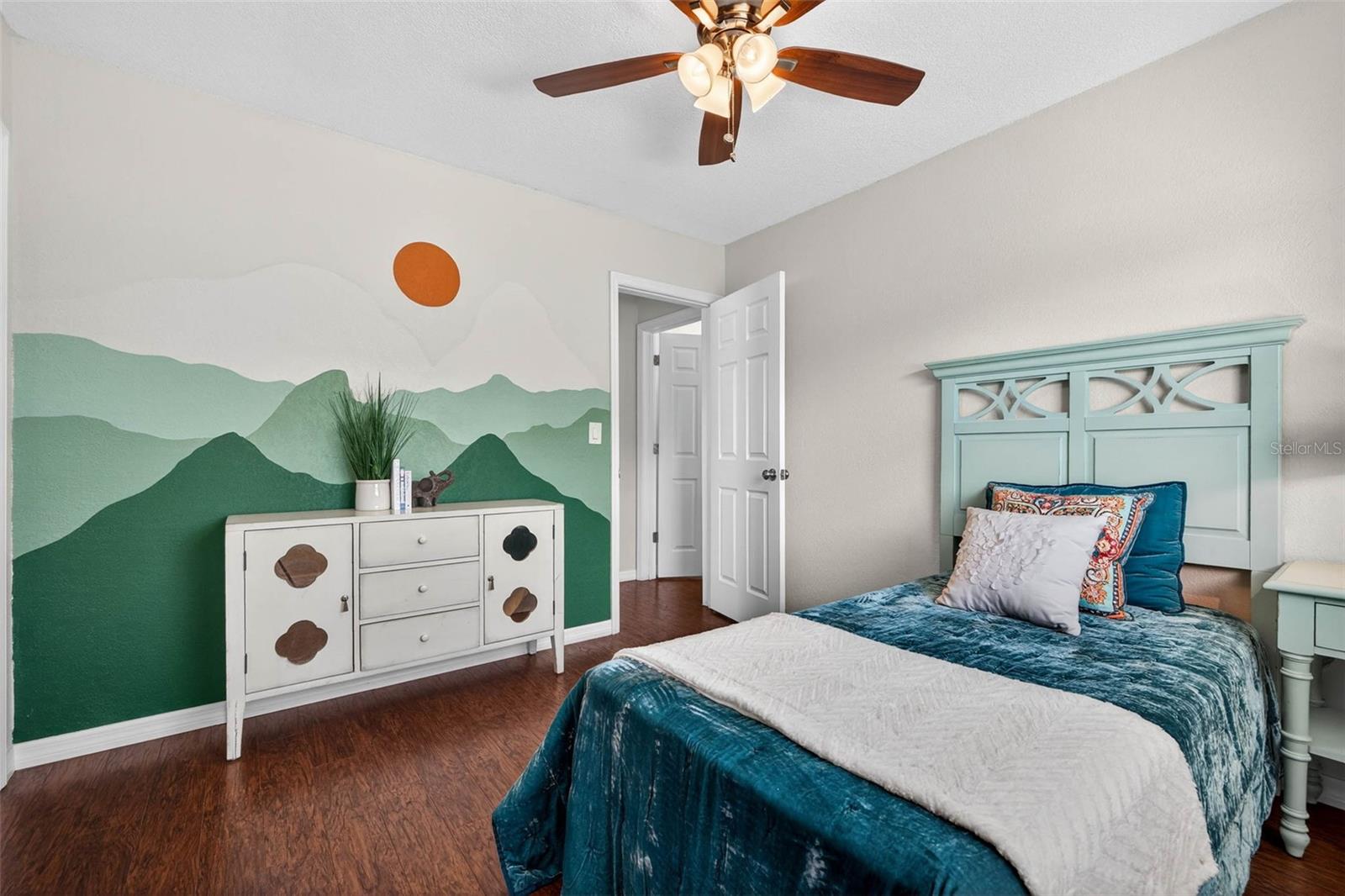 OAK LAKE ESTATES - Residential