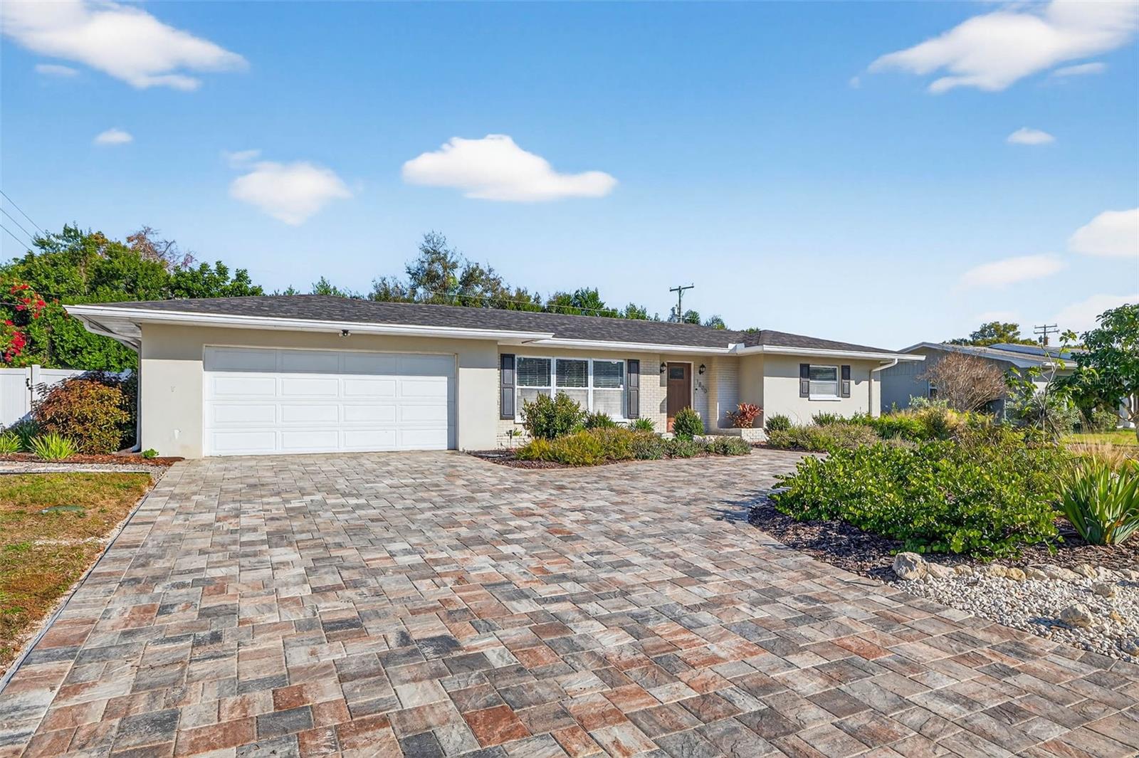 OAK LAKE ESTATES - Residential