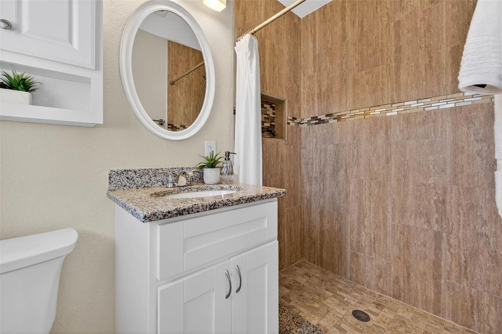 OAK LAKE ESTATES - Residential