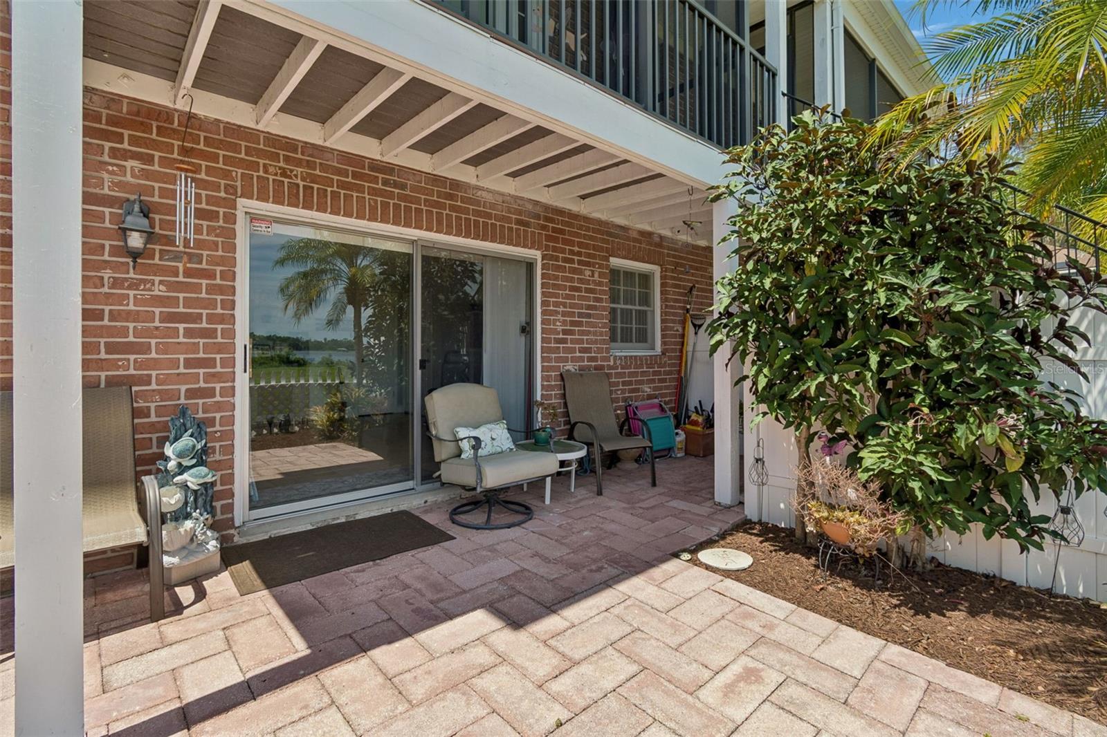 WHISPERING OAKS - Residential