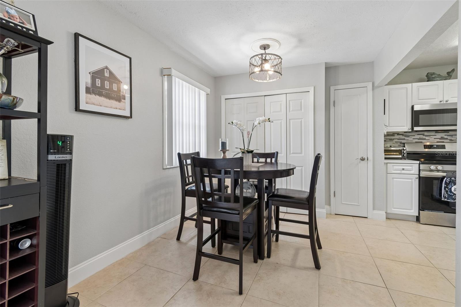 WHISPERING OAKS - Residential