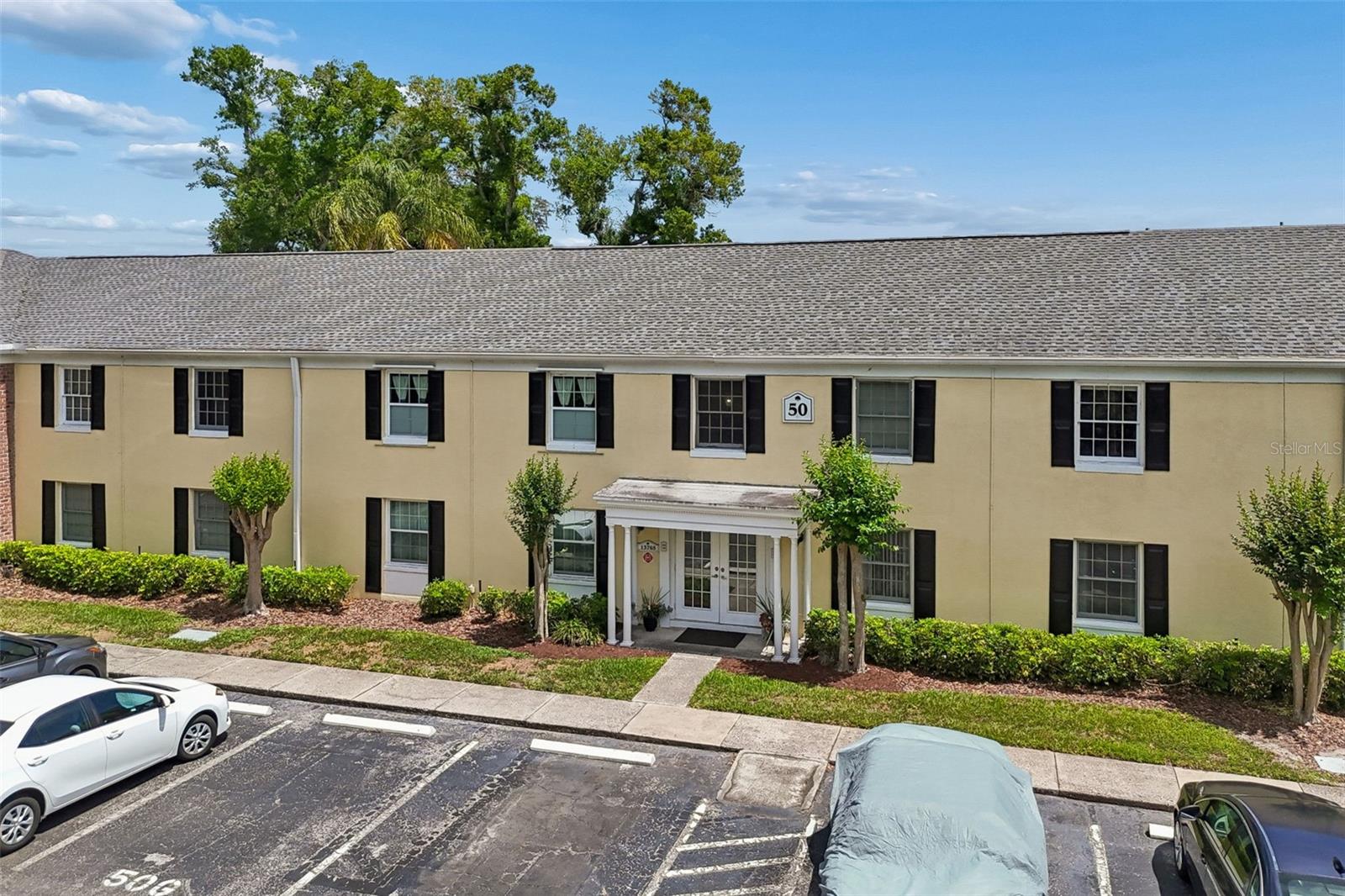 WHISPERING OAKS - Residential