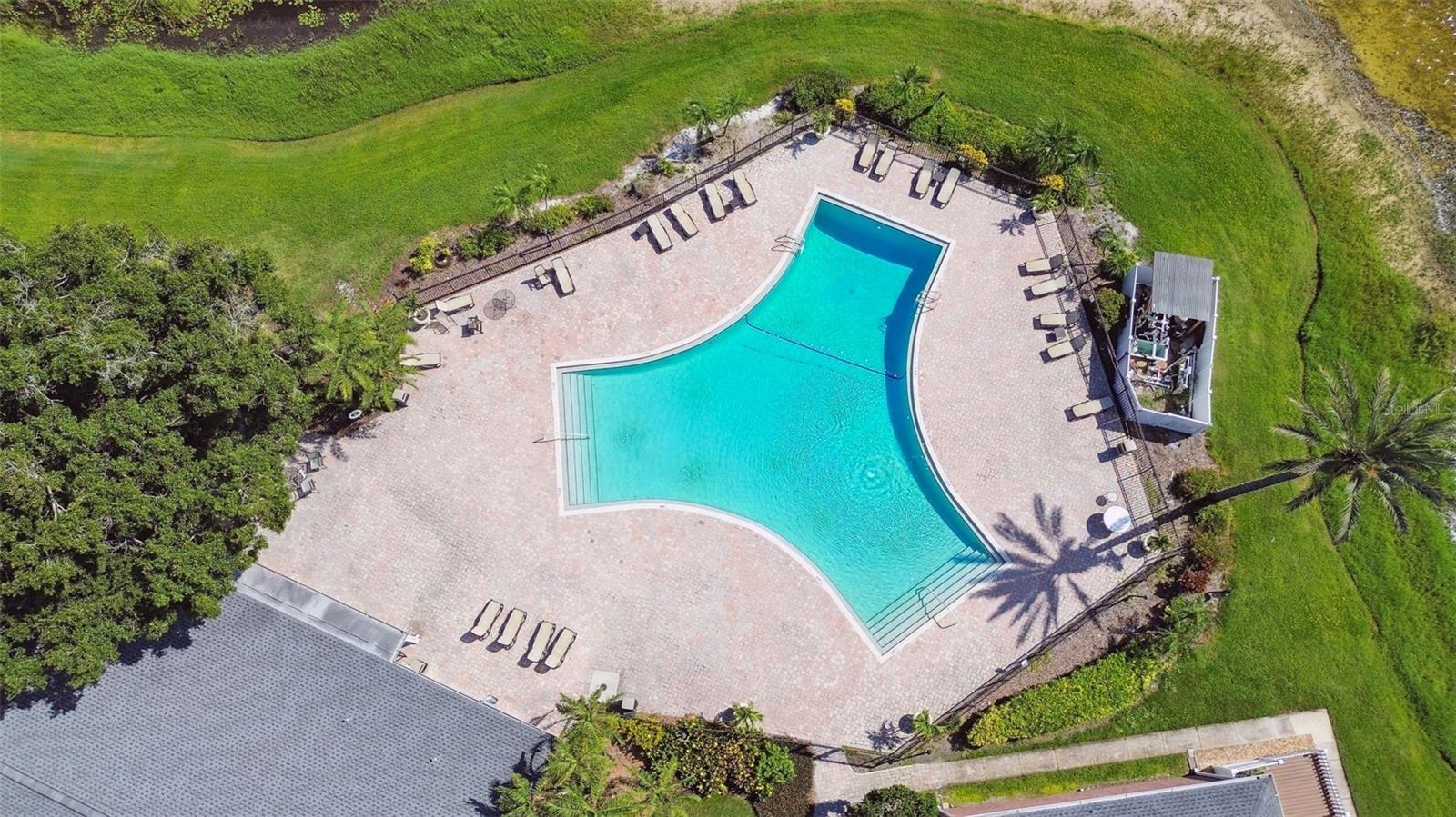 WHISPERING OAKS - Residential