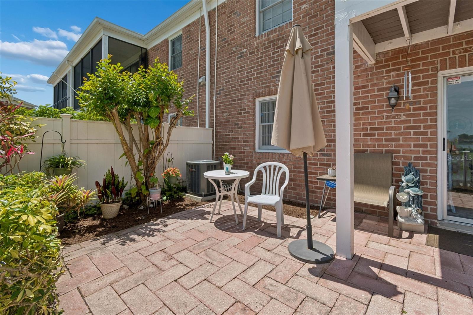 WHISPERING OAKS - Residential