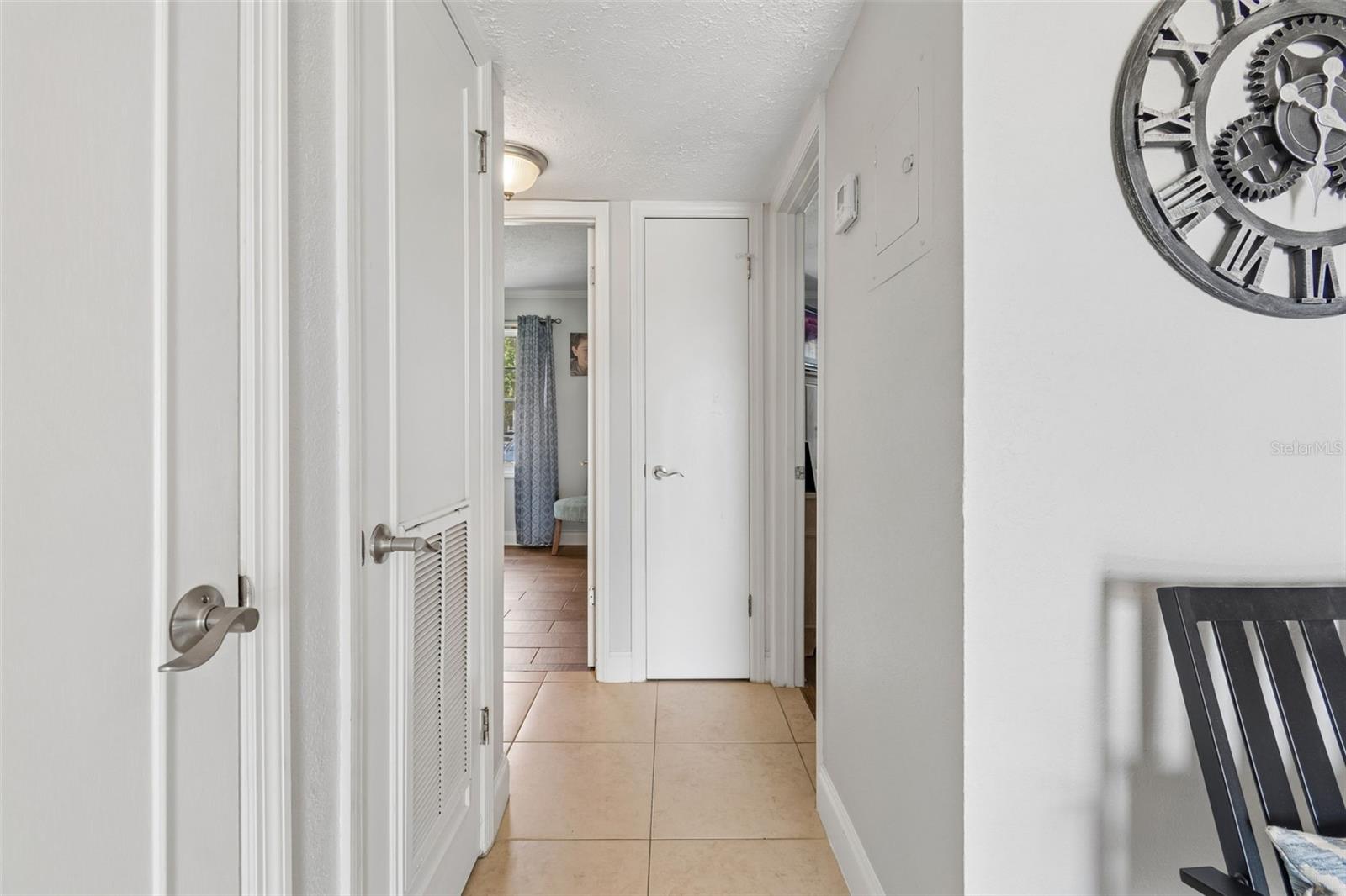 WHISPERING OAKS - Residential