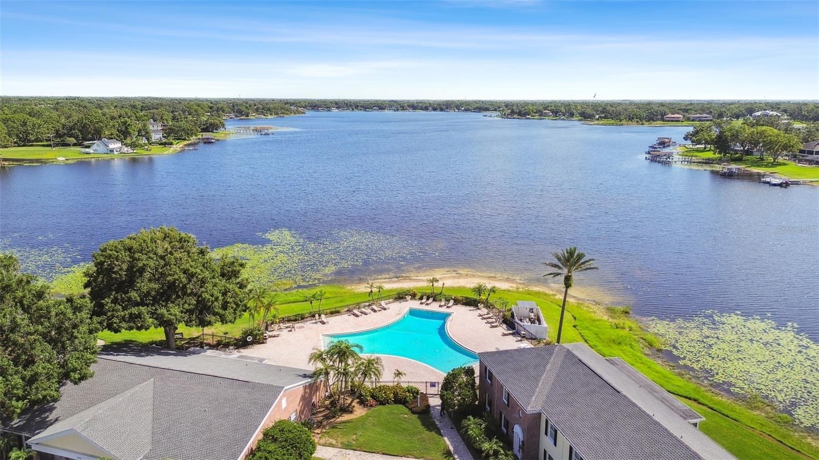 WHISPERING OAKS - Residential