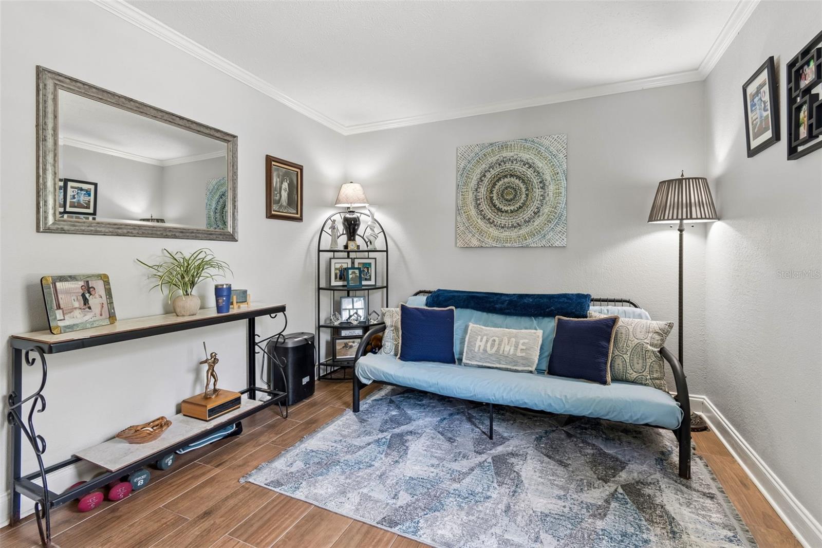 WHISPERING OAKS - Residential