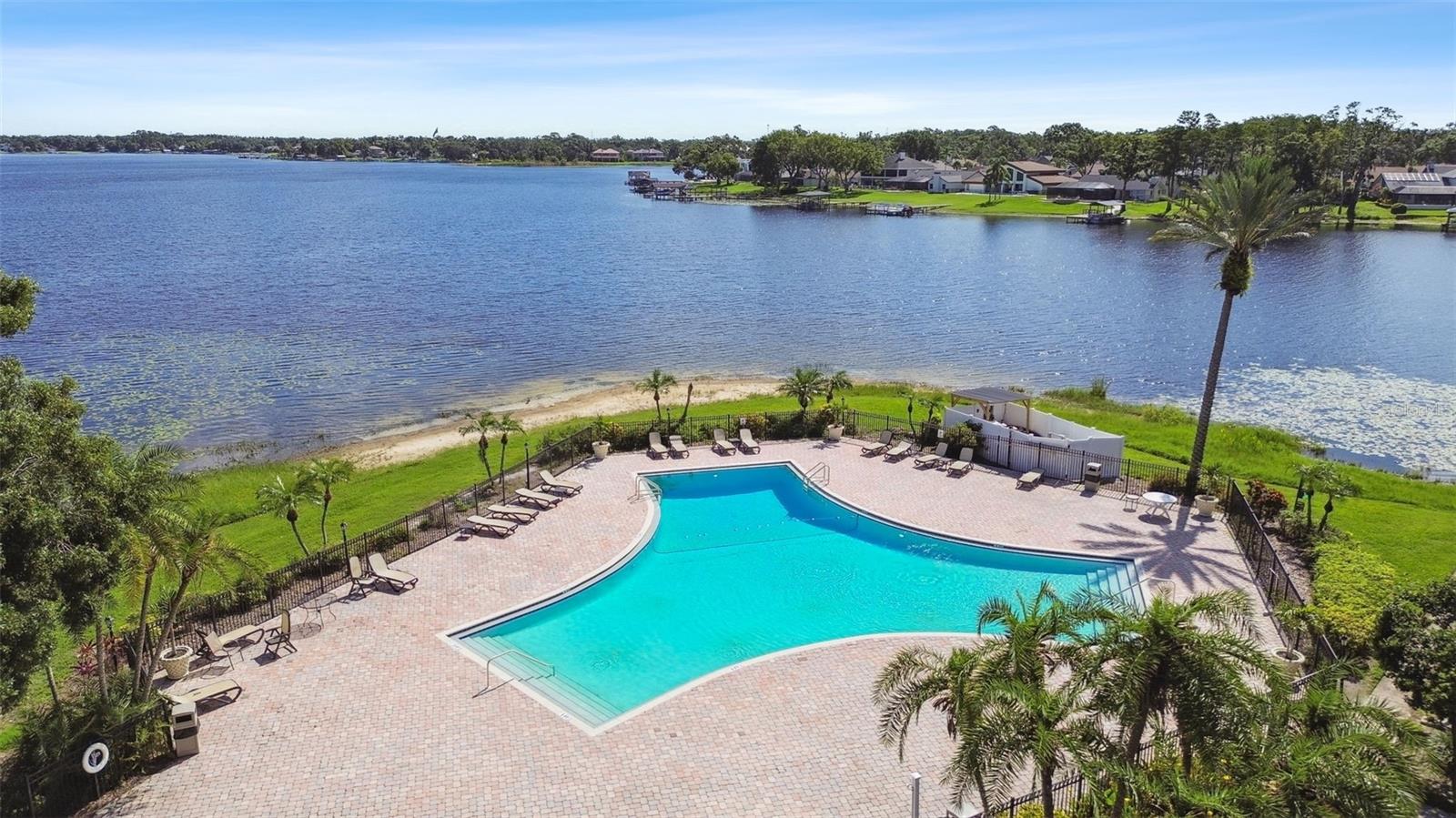 WHISPERING OAKS - Residential