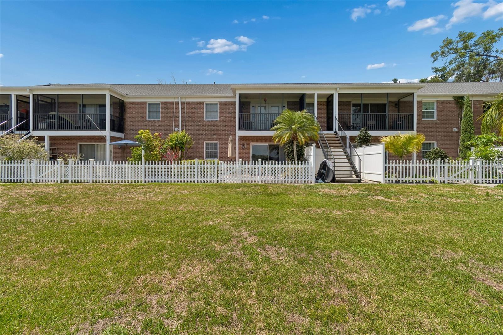 WHISPERING OAKS - Residential