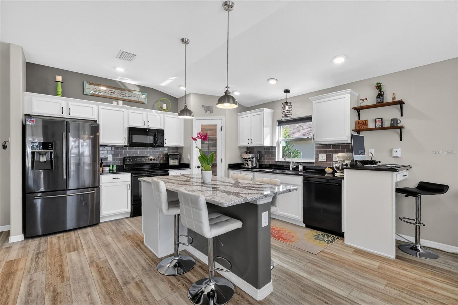 ARLINGTON RIDGE - Residential