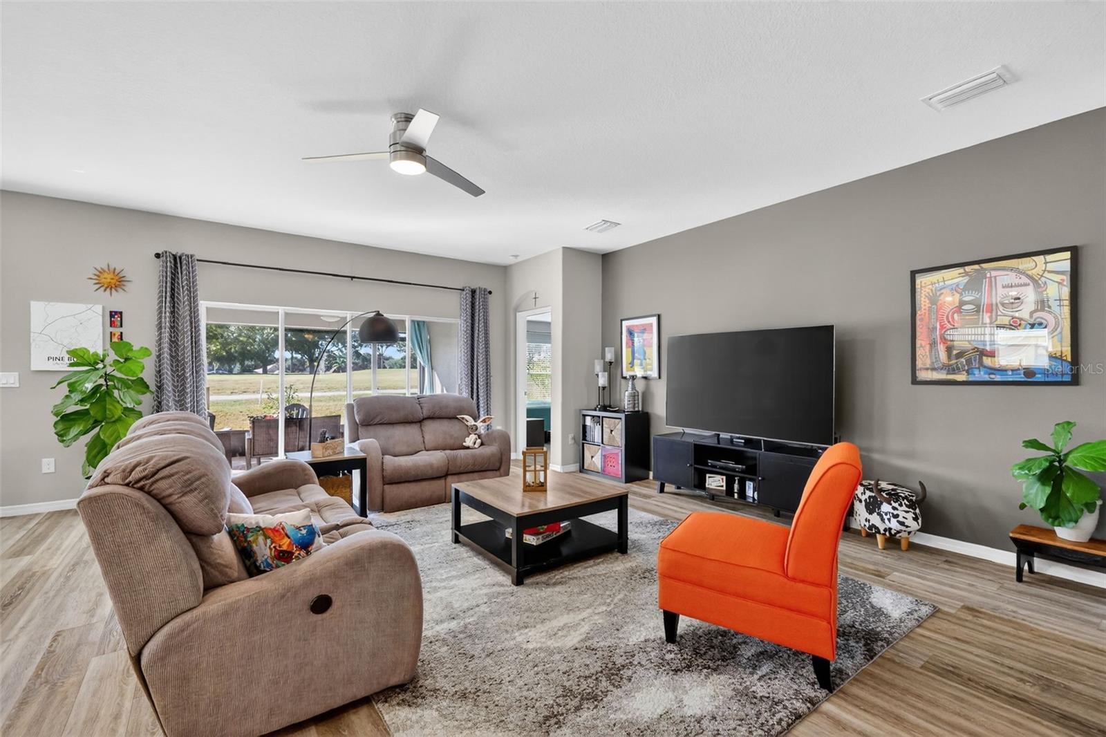 ARLINGTON RIDGE - Residential