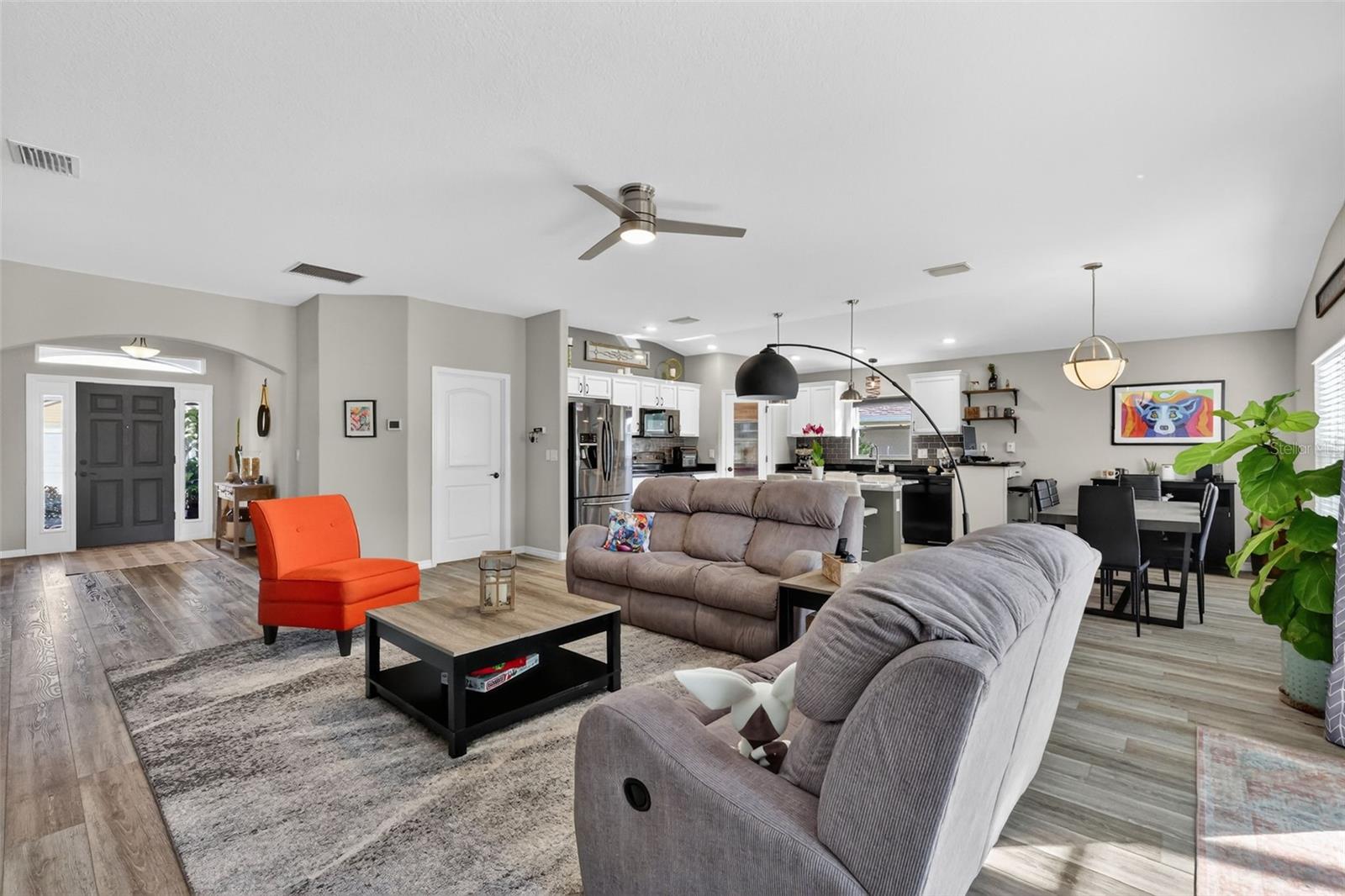 ARLINGTON RIDGE - Residential