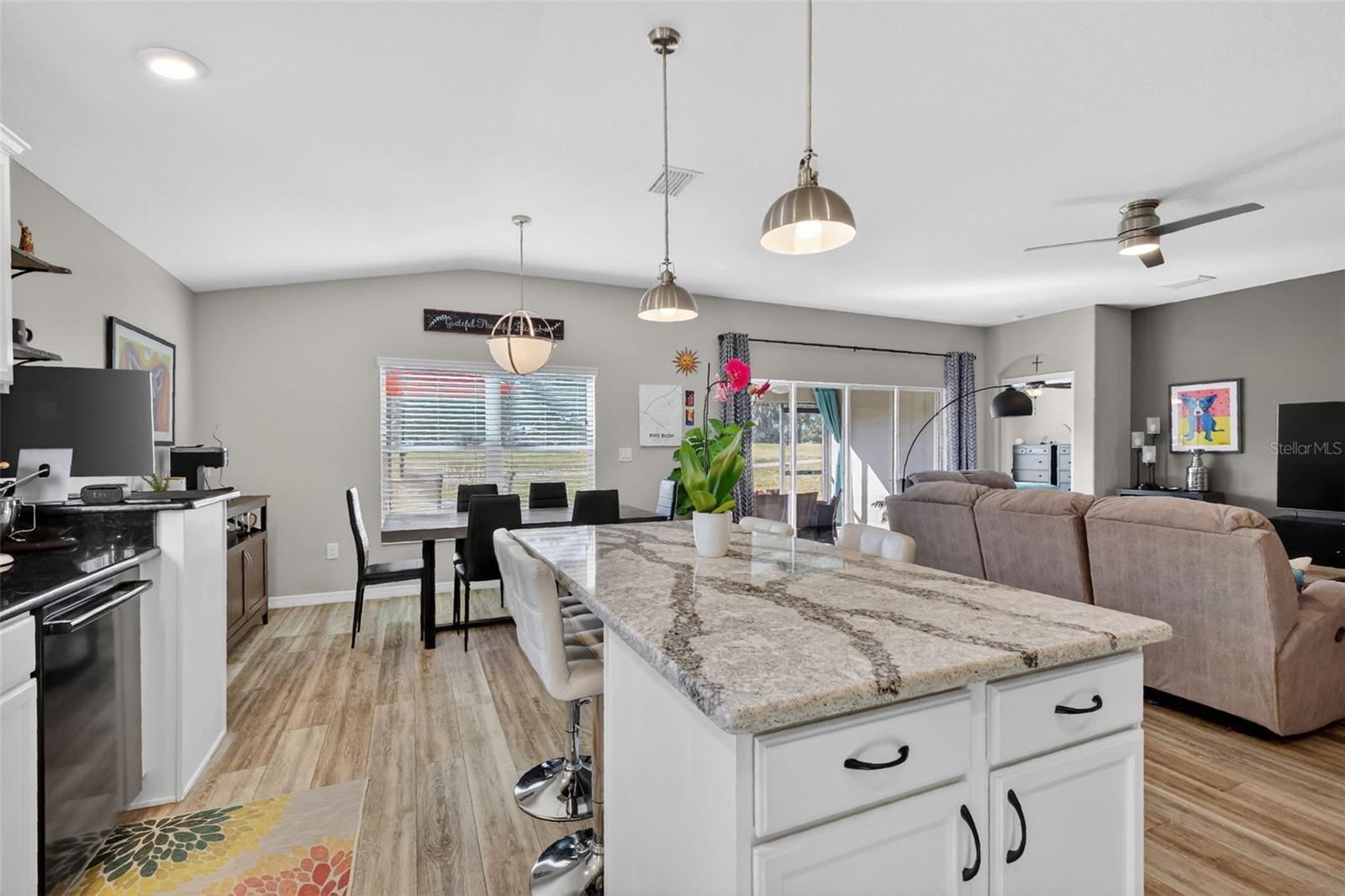 ARLINGTON RIDGE - Residential