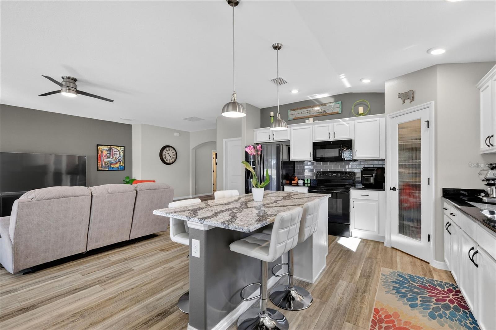 ARLINGTON RIDGE - Residential